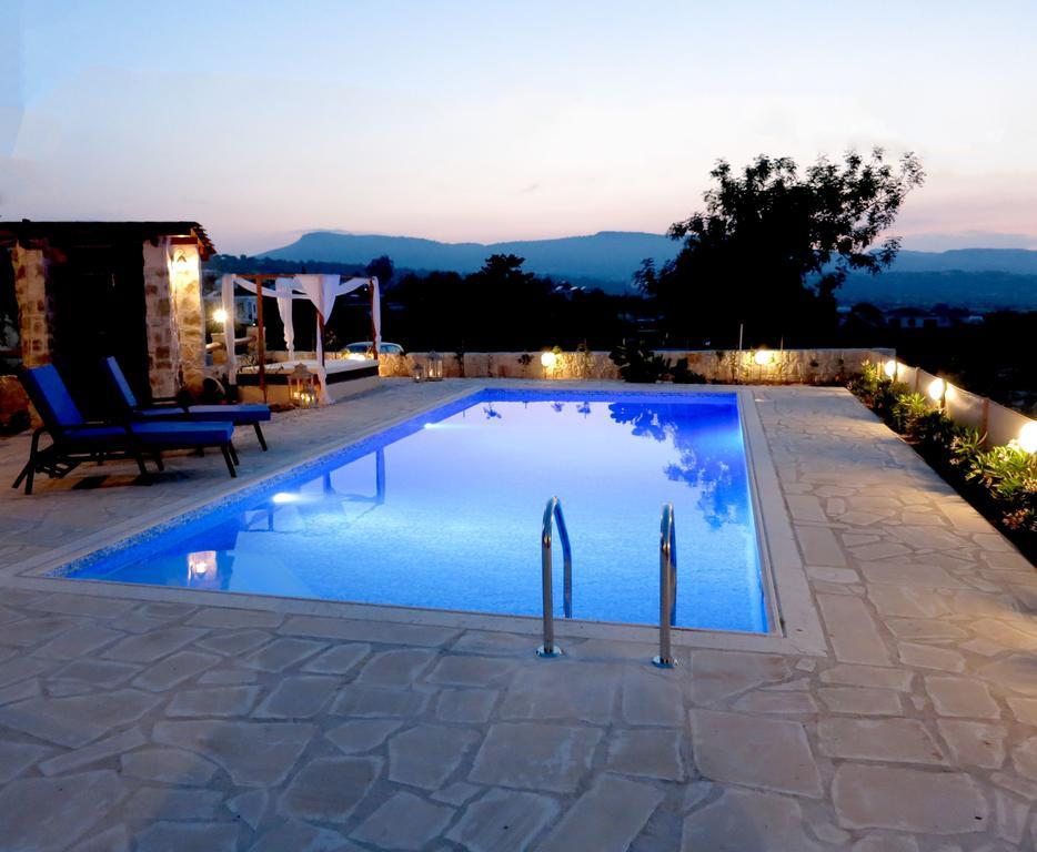 הוילה Polis Simona Stone House חדר תמונה