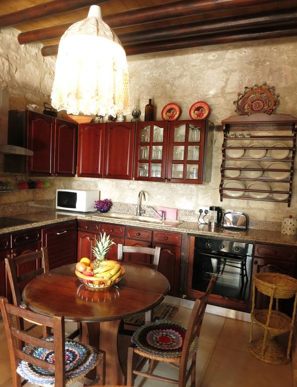 הוילה Polis Simona Stone House חדר תמונה