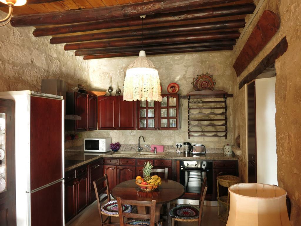 הוילה Polis Simona Stone House חדר תמונה